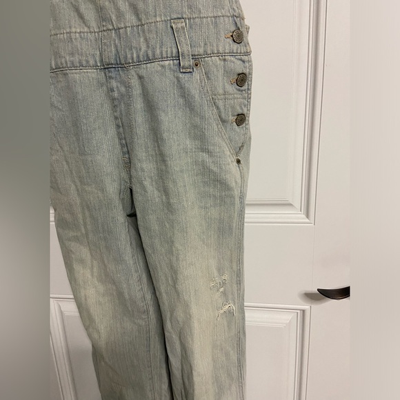 3- WORLD WIDE LOVE Light Wash Distressed Chambray Bib Overall - Picture 4 of 9